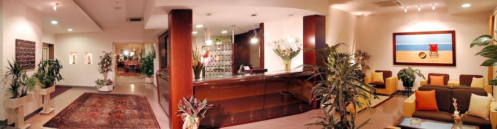 Miramare Hotel 3*